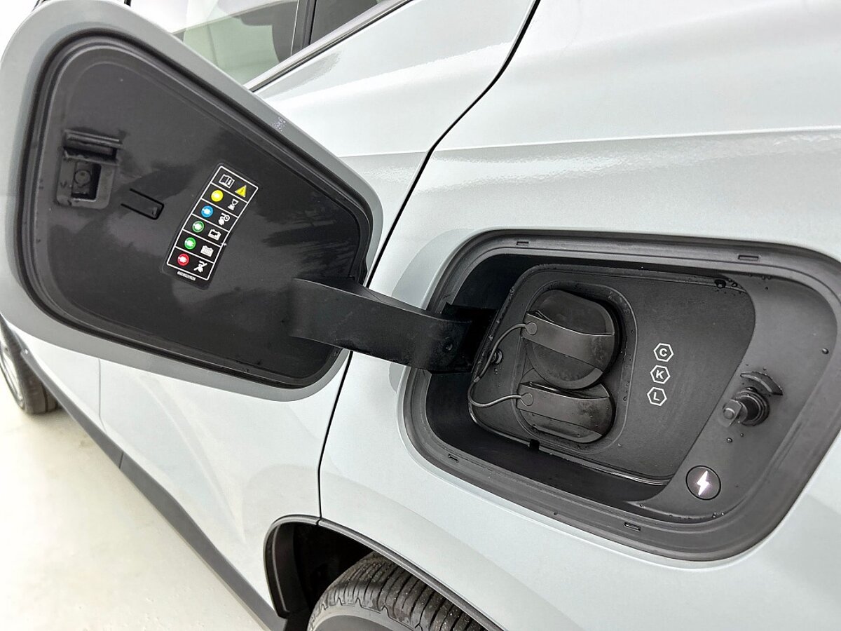 45376452 volvo ex30 extended range ultra 69 kwh 49