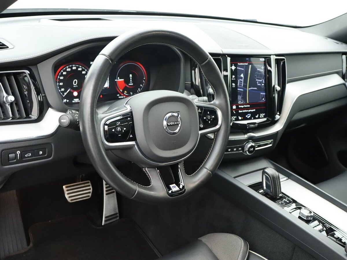 35352215 volvo xc60 2 0 t8 te awd r design 3