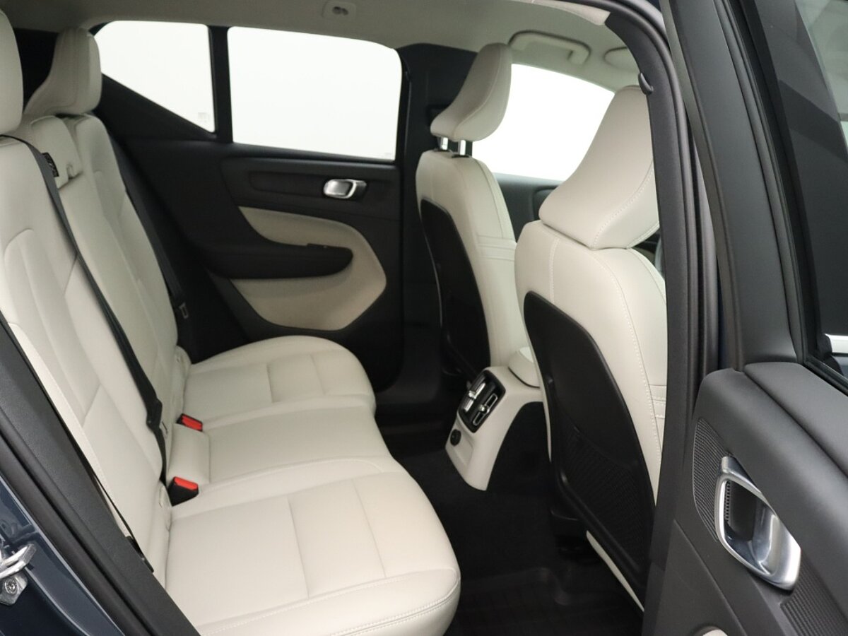 35636973 volvo xc40 1 5 t5 recharge inscription 12