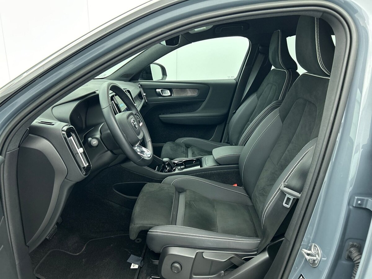 44407024 volvo xc40 recharge plus 70 kwh 75