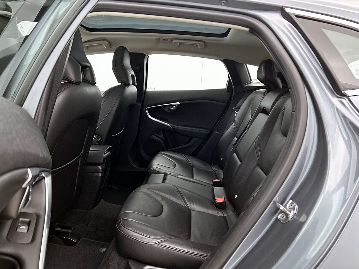 47390274 volvo v40 2 0 t3 nordic 58