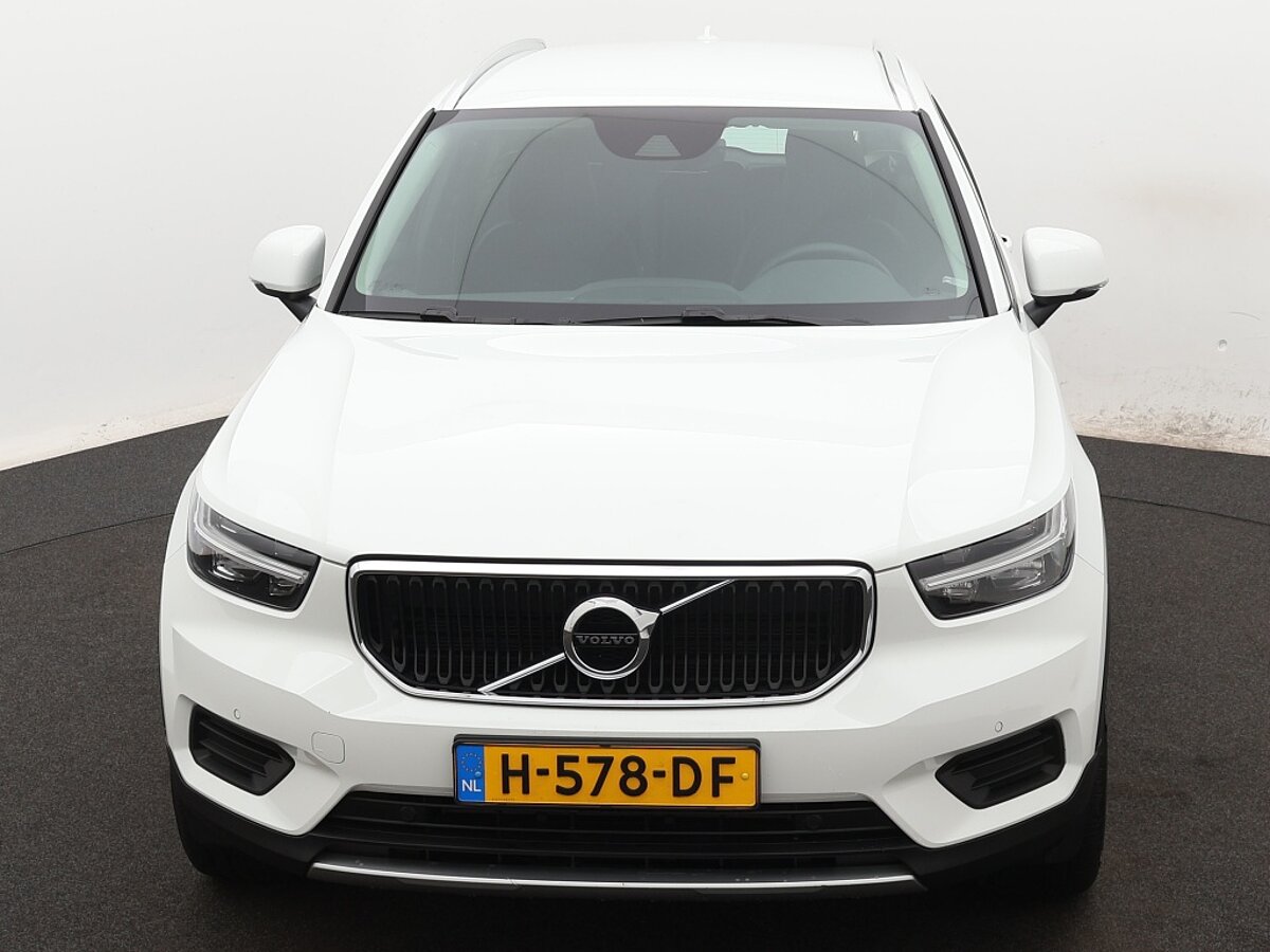 35824529 volvo xc40 2 0 t4 momentum pro 9 01
