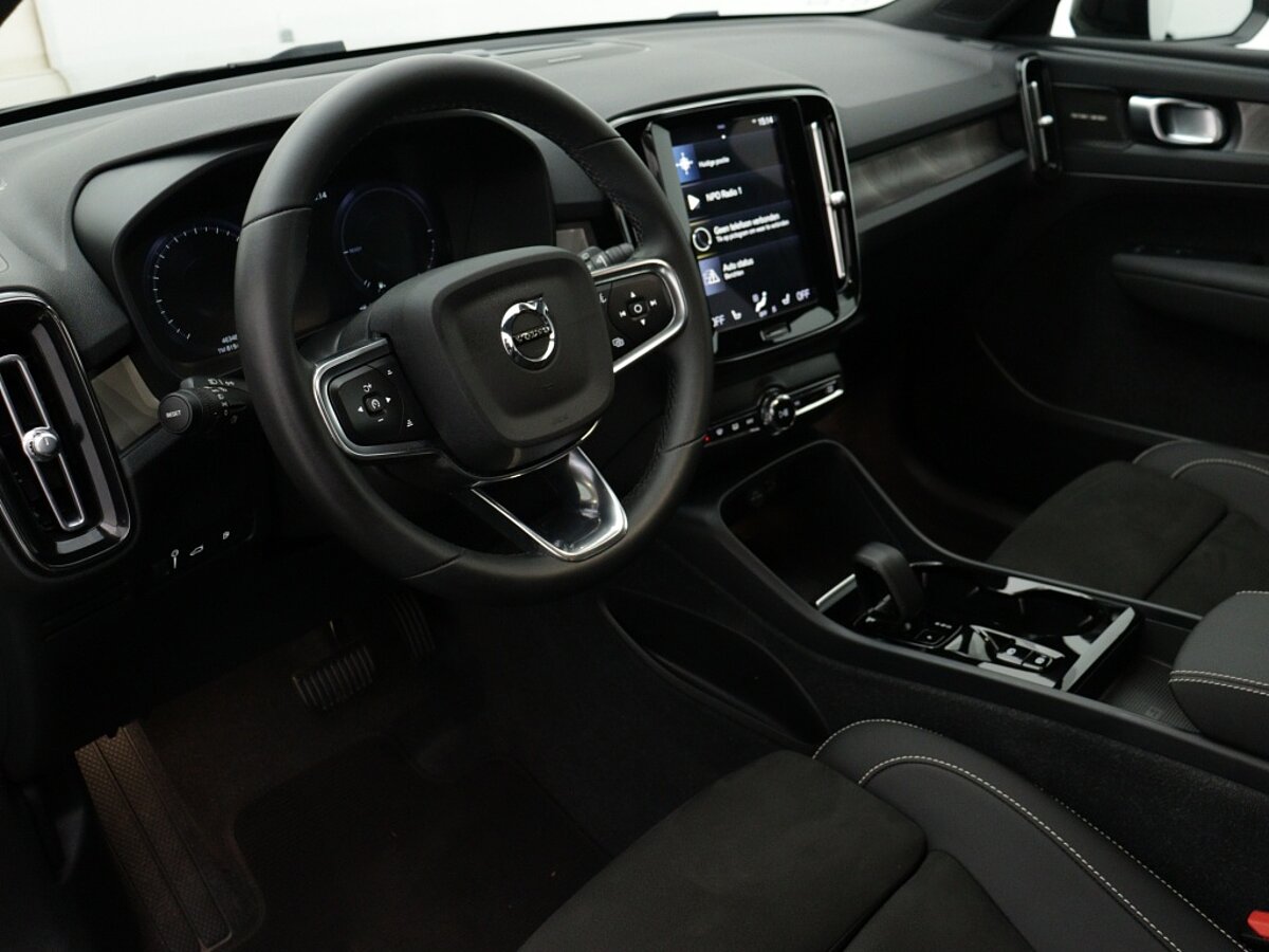 43882038 volvo xc40 1 5 t4 plus dark 4 02