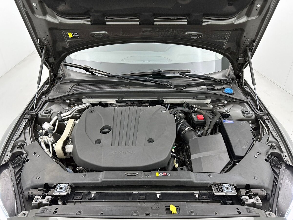 47000296 volvo v60 2 0 b3 momentum trekhaak climate pack camera 46
