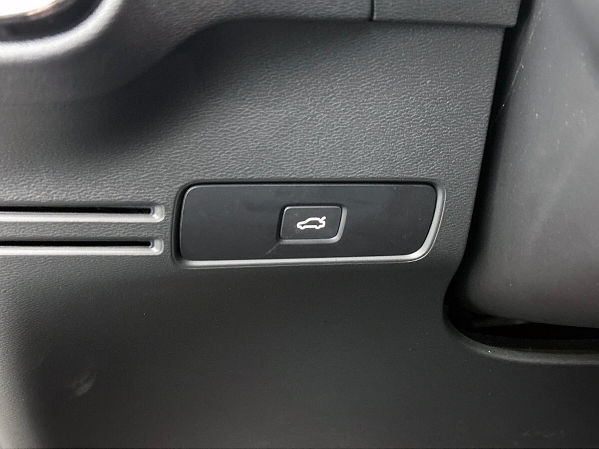 47965582 volvo xc40 2 0 b4 plus dark trekhaak harman kardon 42ab01