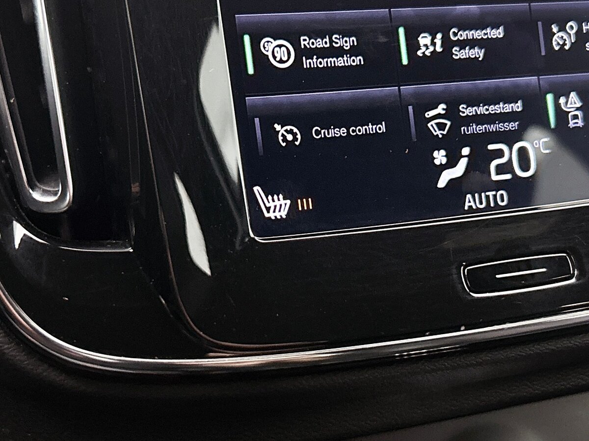 49484366 volvo xc40 t3 geartronic r design adaptive cruise trekhaak climate 8 01