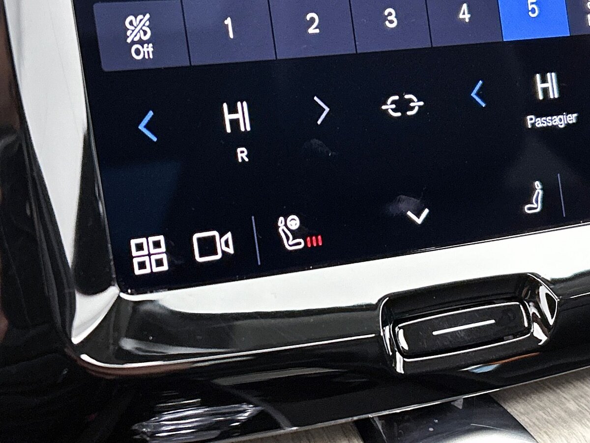 49419930 volvo xc60 t8 bright pano 20 inch long range 360 pilot assist 8 01