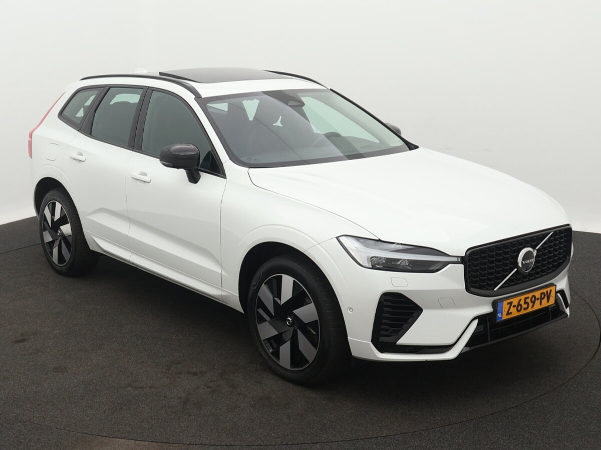 44353155 volvo xc60 2 0 t6 awd ultra dark 8 03
