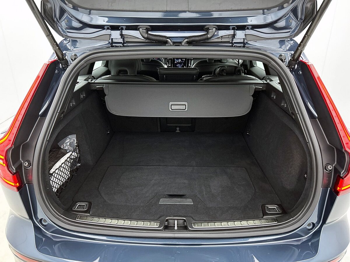 47513318 volvo v60 2 0 t6 awd plus dark trekhaak 360a camera harman kardon 16