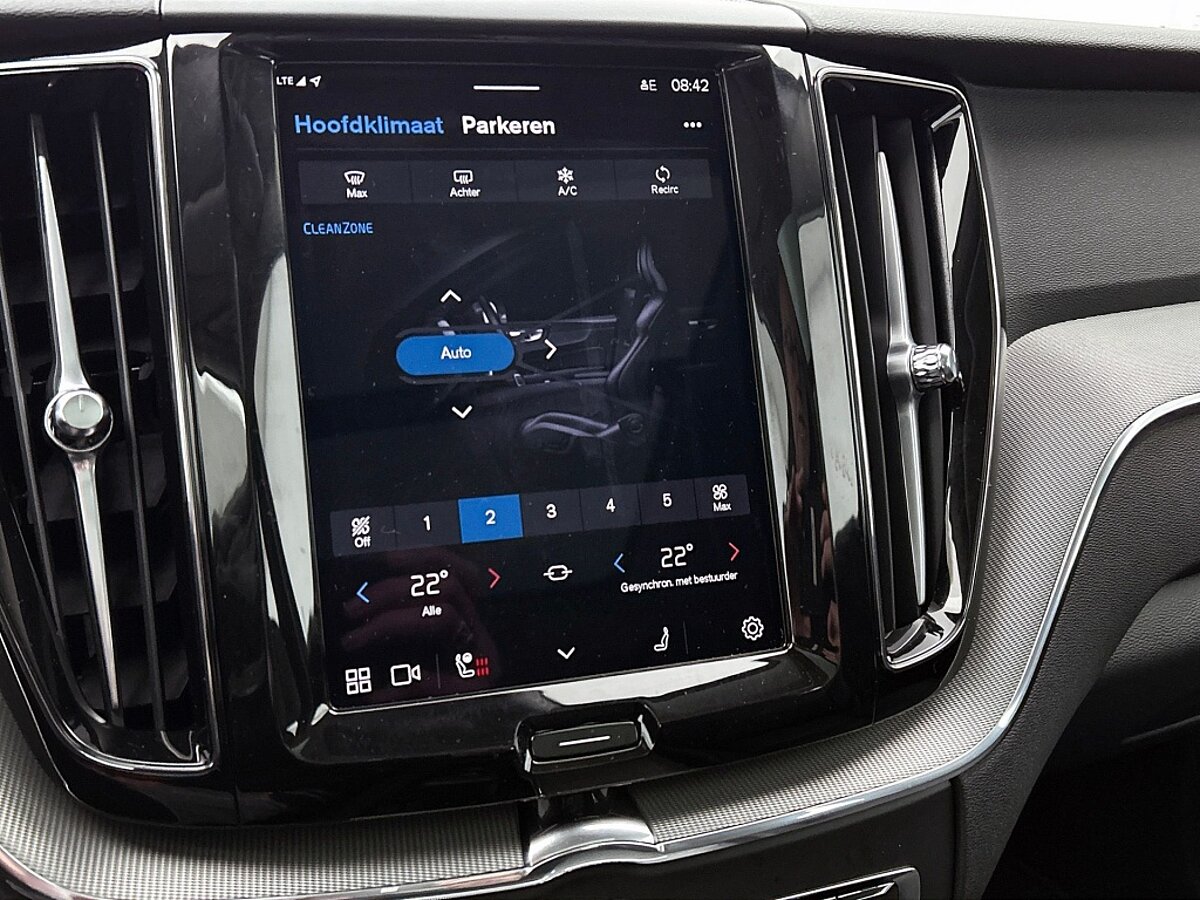 48760534 volvo xc60 2 0 t6 awd dark 5d6a71