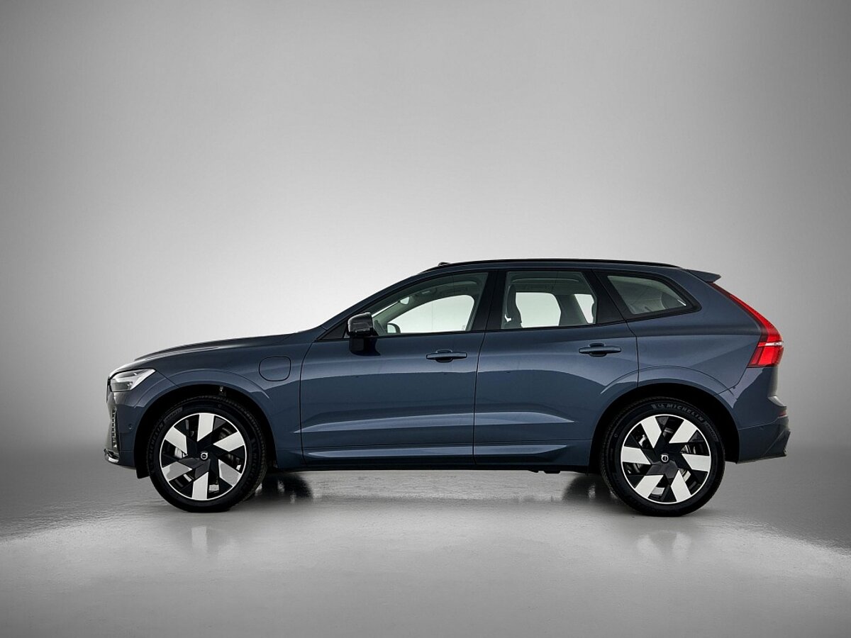 49302489 volvo xc60 2 0 t6 awd ultra dark 2 02