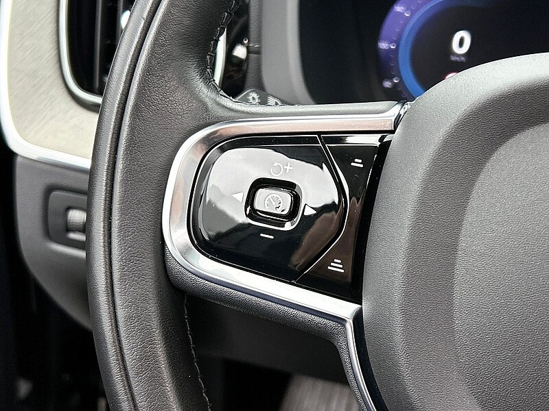 49419930 volvo xc60 t8 bright pano 20 inch long range 360 pilot assist 6 03