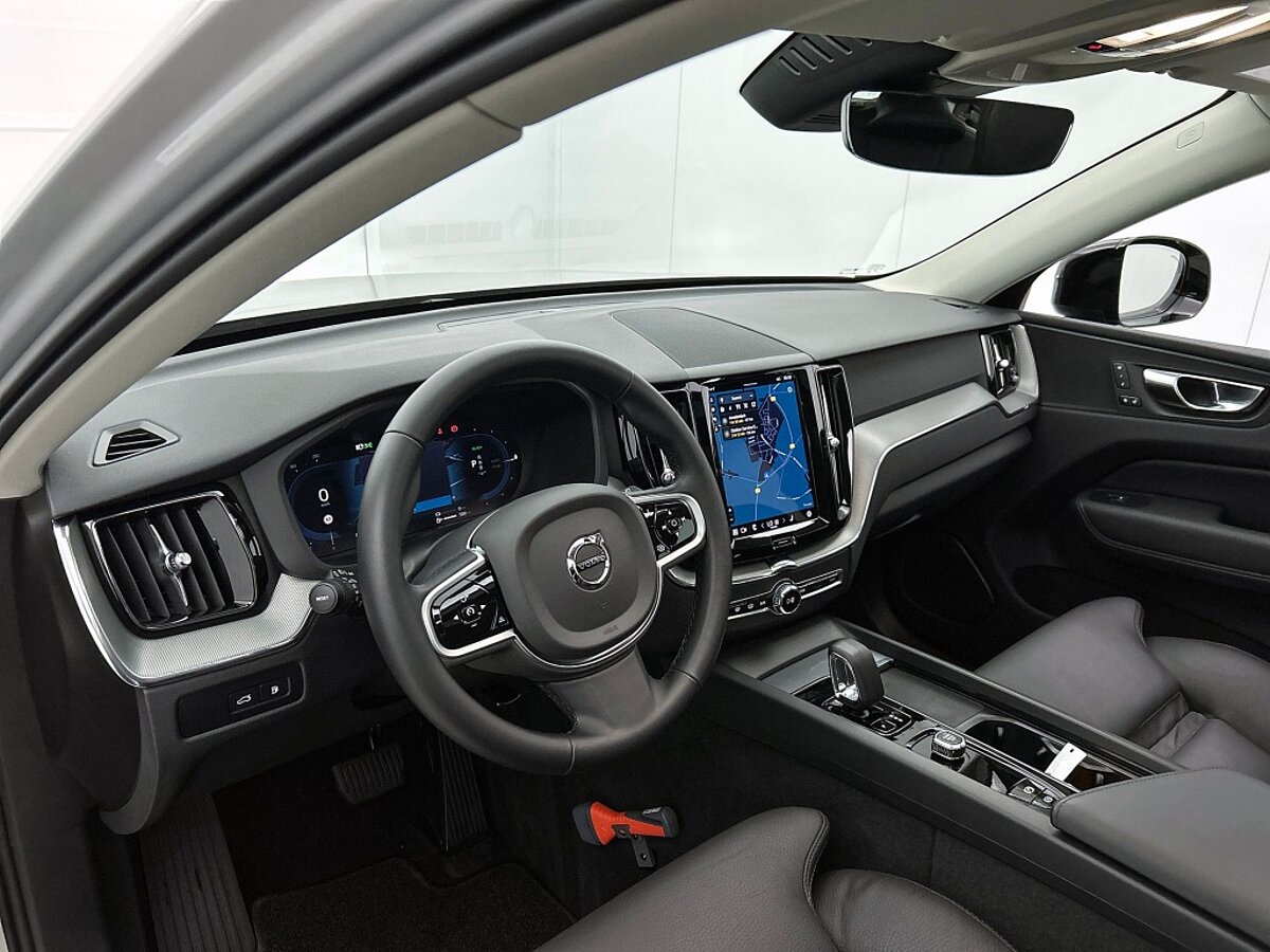 49717398 volvo xc60 2 0 t6 awd plus dark trekhaak 360a camera panoramadak 72