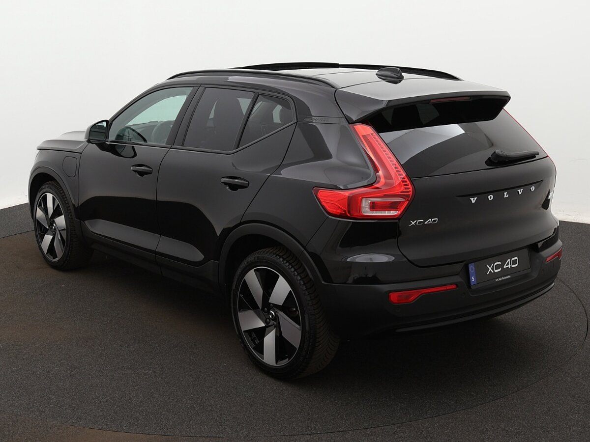 34860842 volvo xc40 1 5 t4 twin engine ultimate dark 20 velgen pano dak 3 01