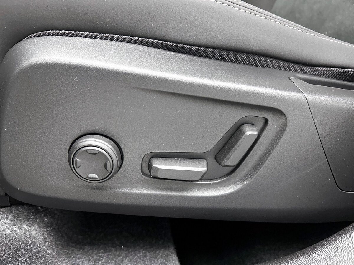 46591412 volvo xc40 xc40 b4 plus black edition lounge pack voorraad 22
