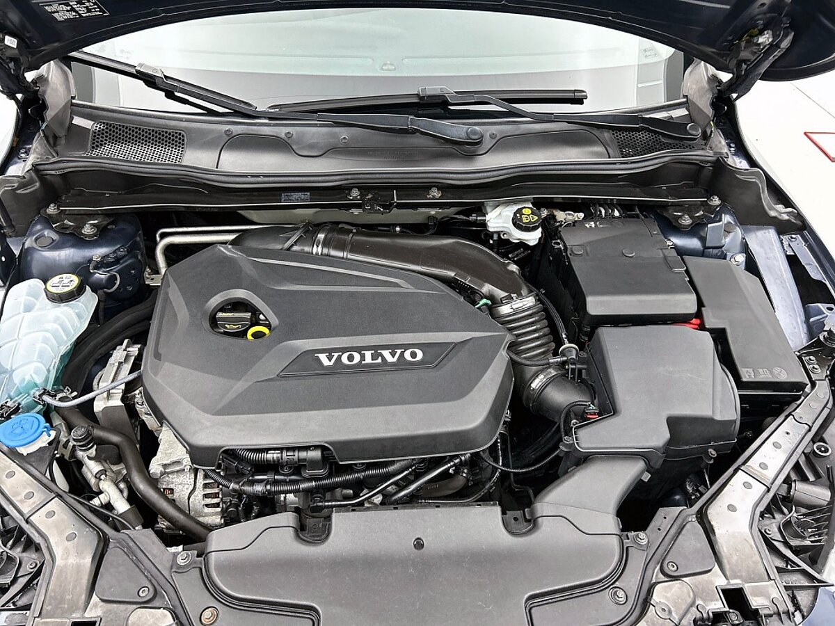 49112989 volvo v40 1 6 t4 summum climate pack memory seats leder 56