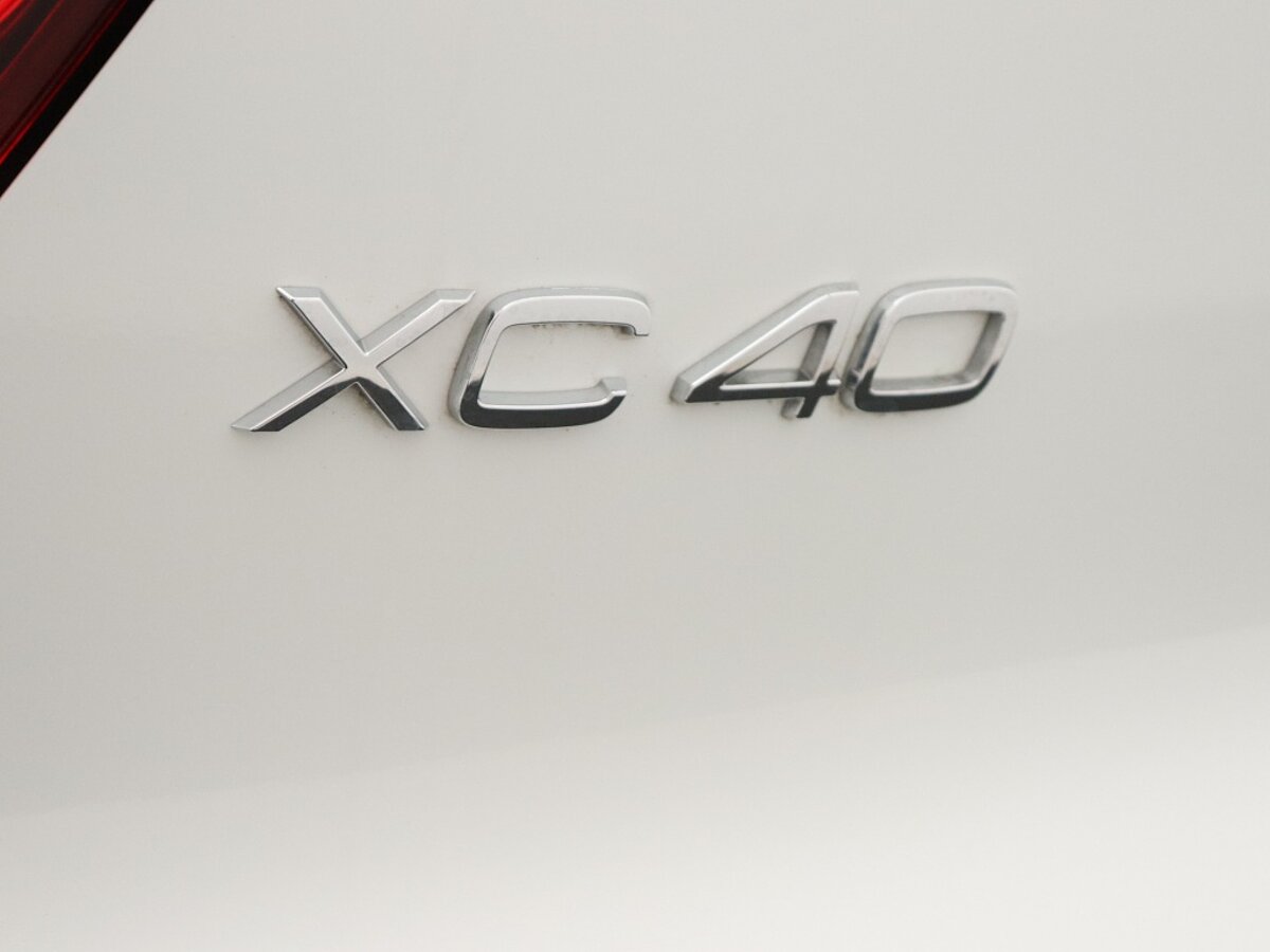 34949684 volvo xc40 1 5 t4 recharge ultimate db805d