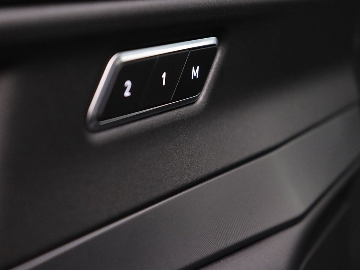 44217352 lynk co 01 1 5 phev black edition business rondomzicht camera s elektri a1315b