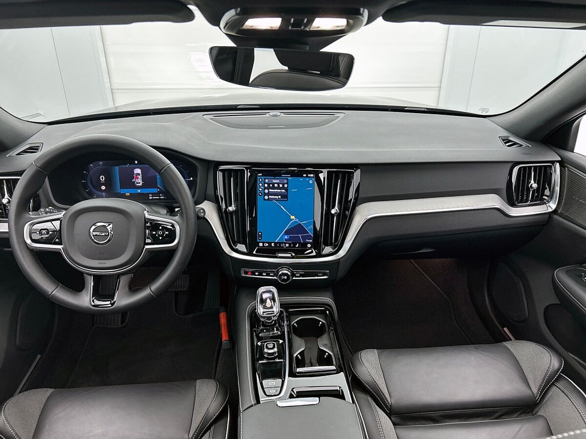 45956154 volvo v60 2 0 t6 awd plus dark 360a camera trekhaak panoramadak 21