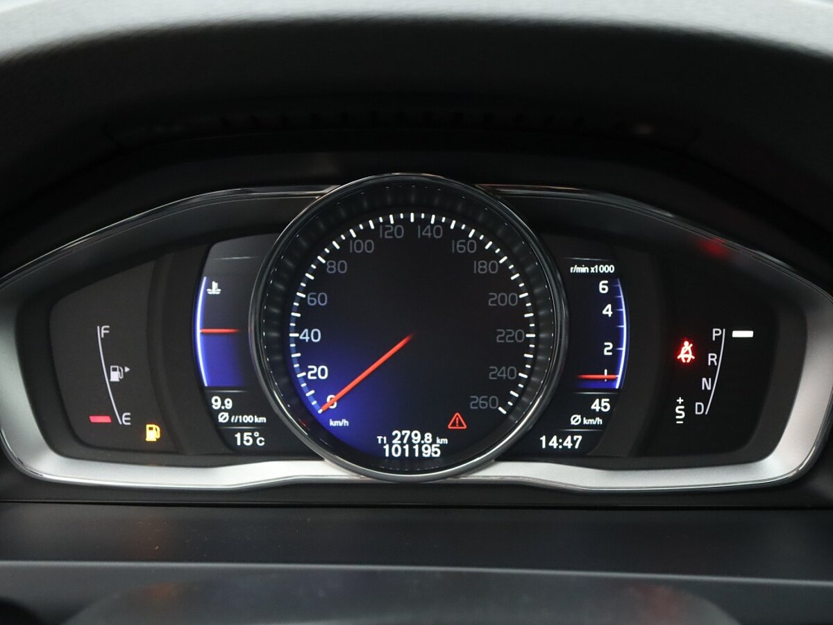 36050213 volvo v60 1 5 t3 r design 1a684f