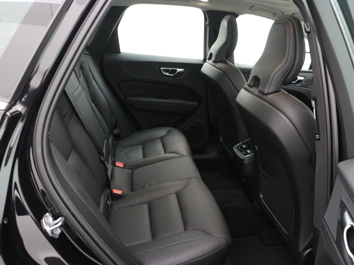 42147216 volvo xc60 2 0 b5 momentum exclusive 360 camera h k panorama dak 04