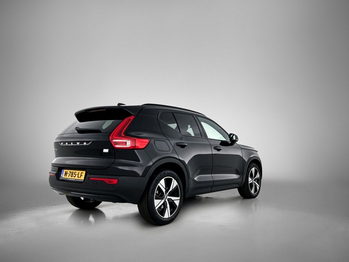 45916107 volvo xc40 1 5 t4 recharge r design harman kardon 5 01