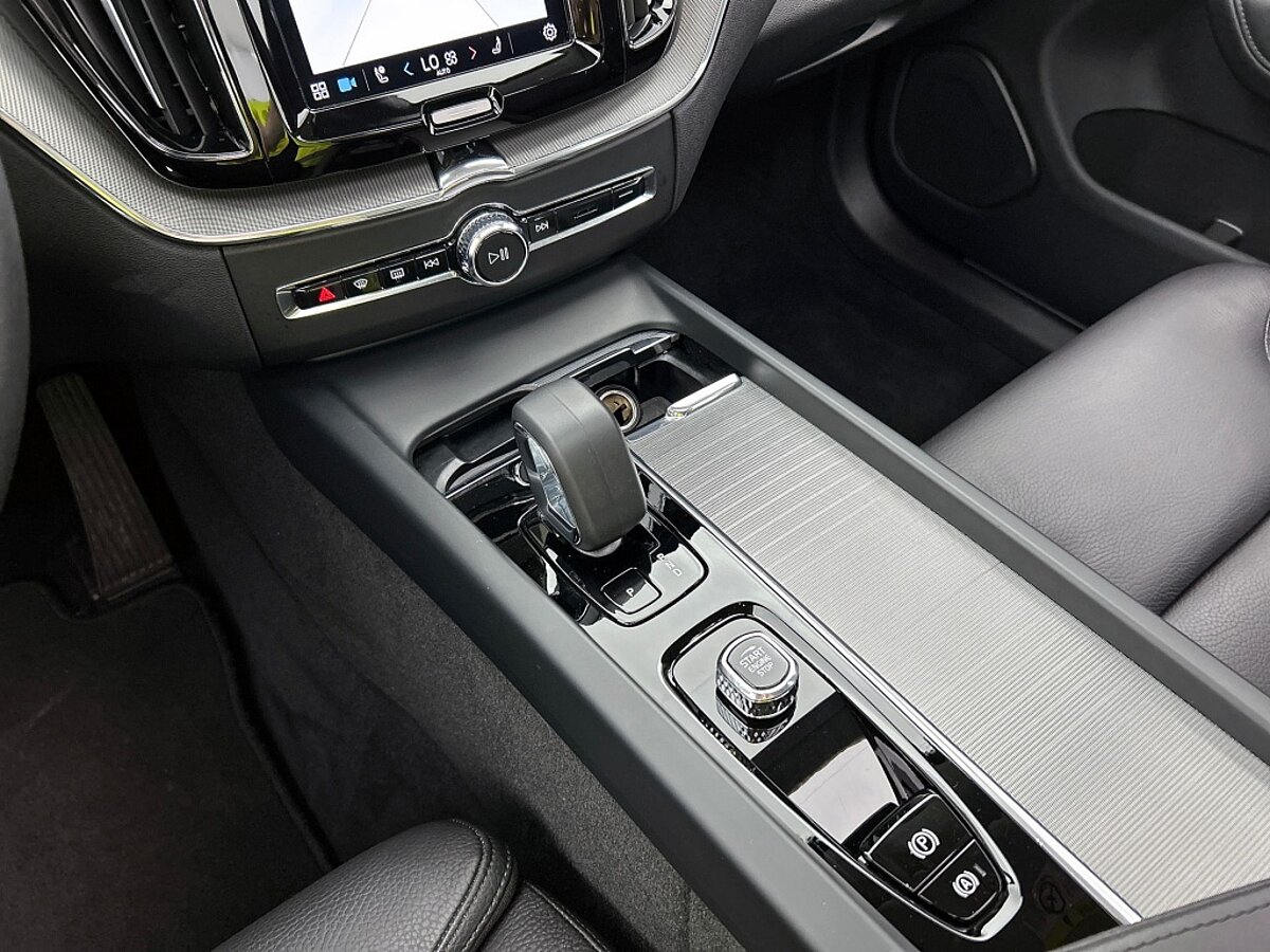 46738002 volvo xc60 2 0 t6 awd plus dark trekhaak 360a camera 61