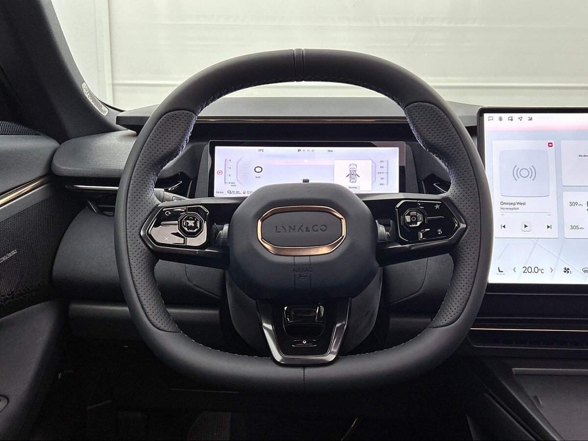 47120059 lynk co 08 1 5 more 345 pk 200km phev full option dealer demo 30