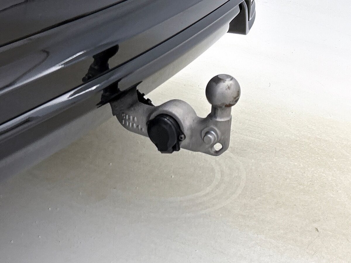 48687982 volvo xc60 2 0 t6 awd ultra dark 79