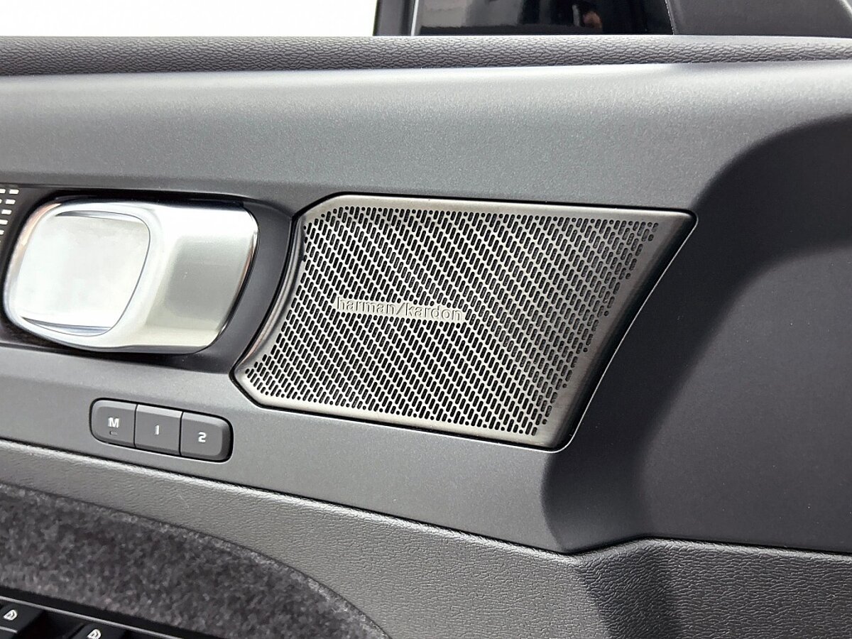 49377121 volvo xc40 twin pro 91 soh pano 360 h k memory seats warmtepo 45