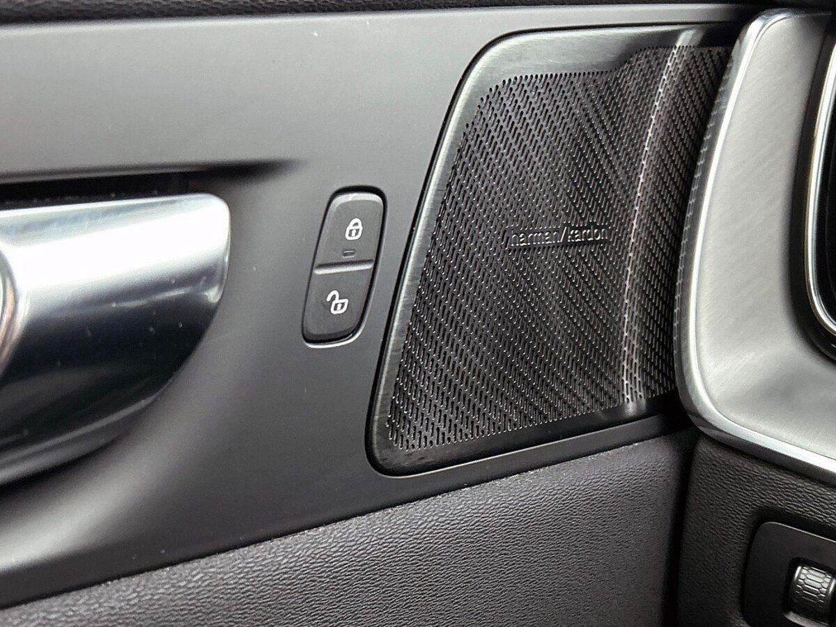 49424857 volvo xc60 2 0 t6 plug in hybrid awd inscription 59