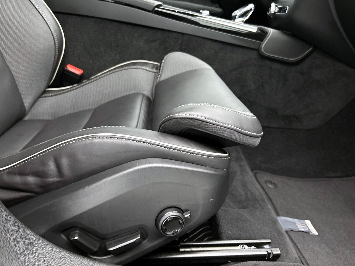 49833650 volvo v60 2 0 t6 awd plus dark trekhaak 360 camera harman kardon aud 80