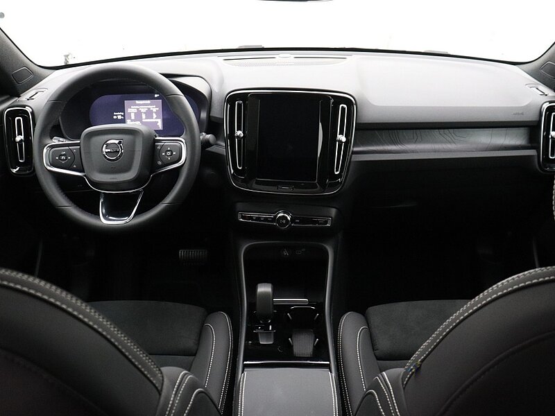 41742567 volvo c40 extended plus 82 kwh 6 31