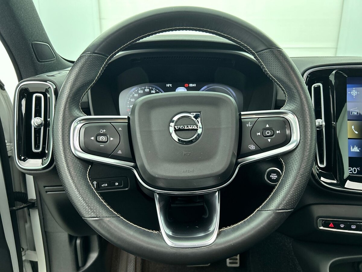 48084423 volvo xc40 1 5 t5 recharge r design 73
