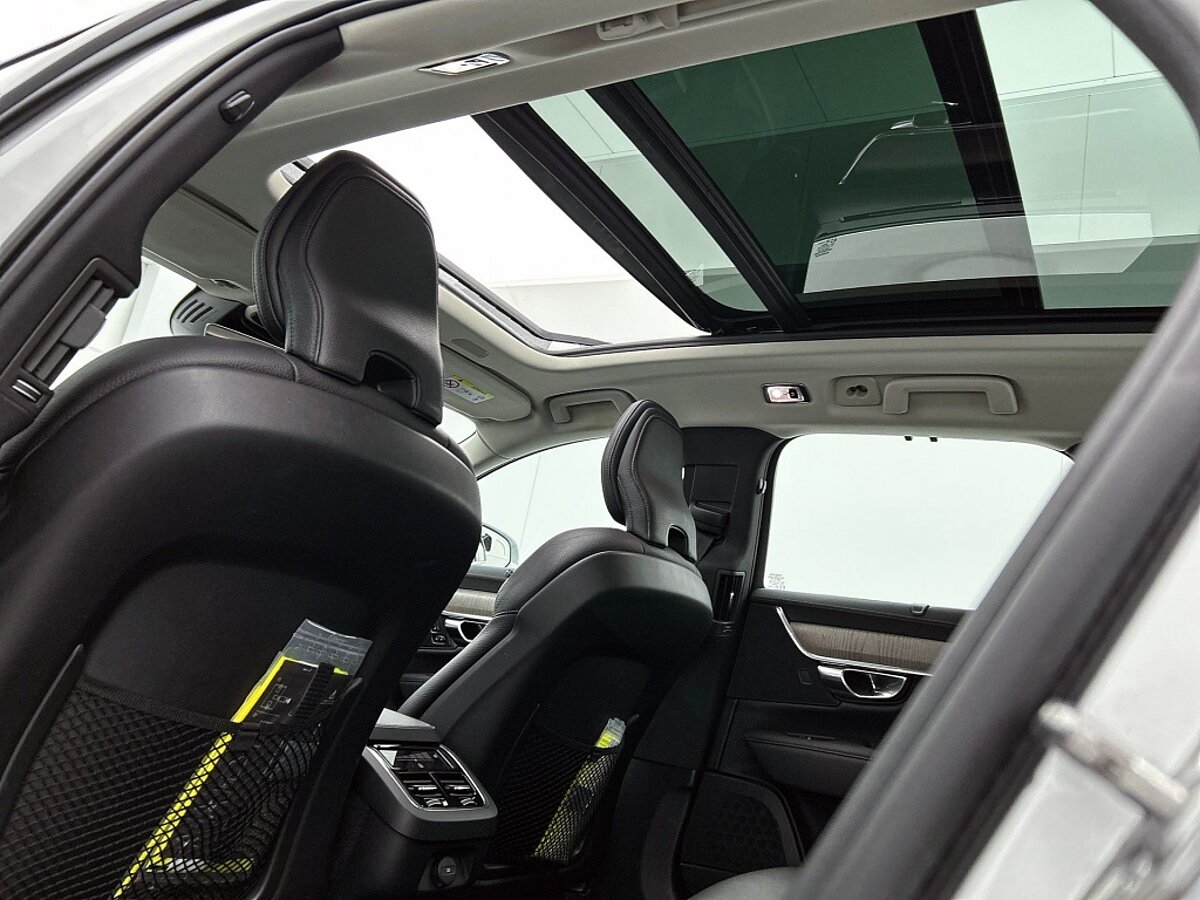 49296312 volvo v90 b4 inscription panoramadak 8 01