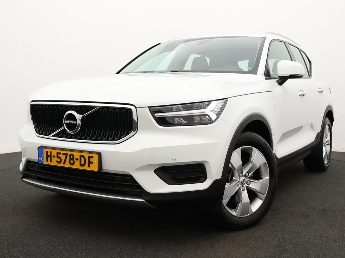 35824529 volvo xc40 2 0 t4 momentum pro 47