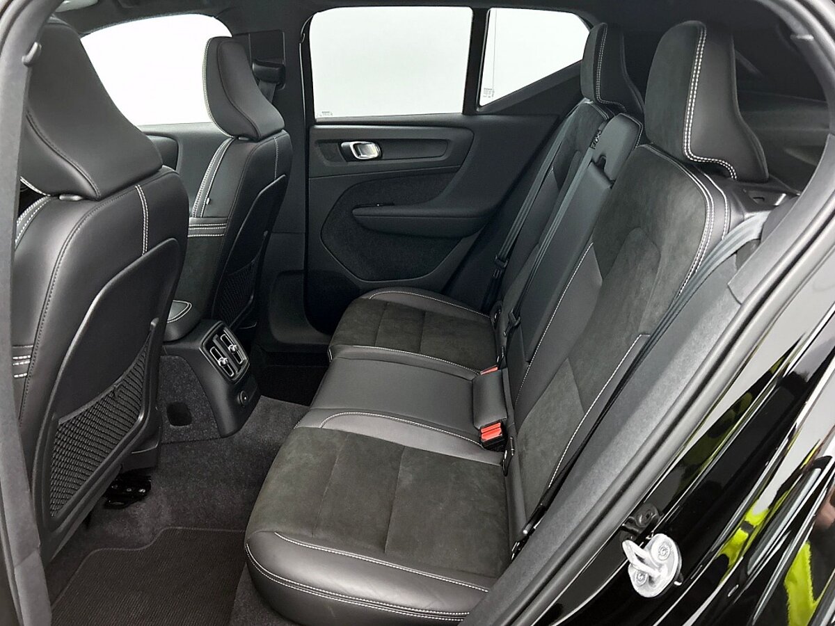 45916109 volvo xc40 1 5 t4 recharge r design 360ao camera panoramadak trekhaak 03