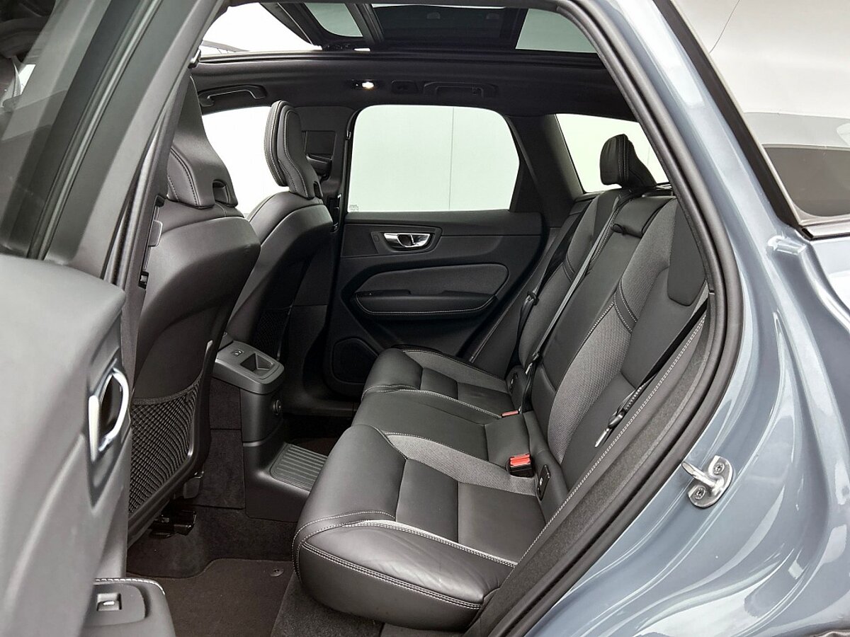 48340442 volvo xc60 2 0 t6 plug in hybrid awd ultimate dark luchtvering trekhaak 70