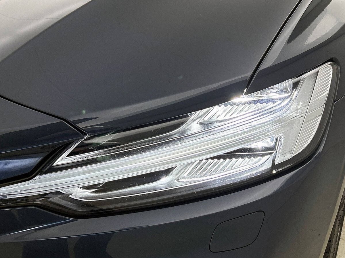 49250153 volvo v60 2 0 t8 awd ultra dark trekhaak panorama dak leder 9 02