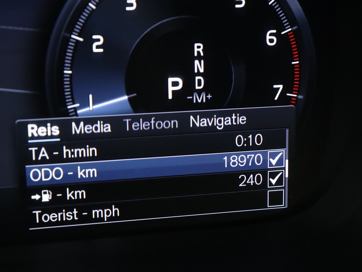 35952895 volvo xc40 t3 geartronic business pro adaptive cruise camera blis 09