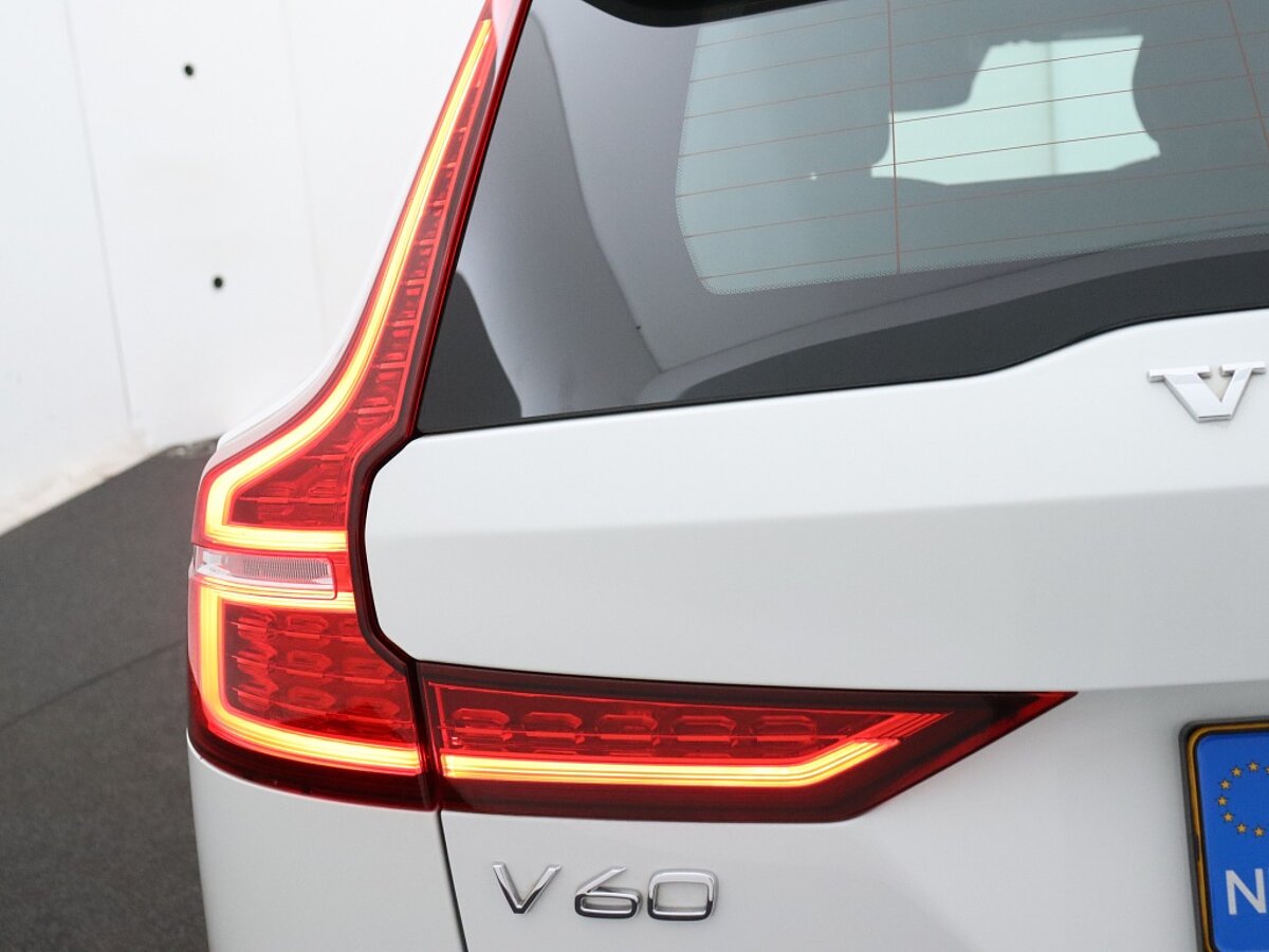 36116605 volvo v60 cross country 2 0 b5 250 pk awd 24 maanden select garantie 6b52ce