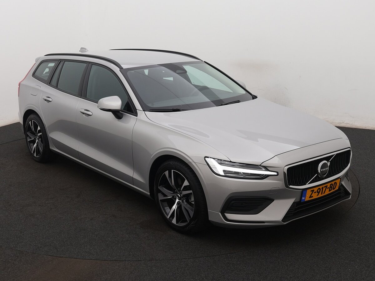 40923694 volvo v60 2 0 b3 essential edition 18 inch wielen trekhaak driver a 8 01