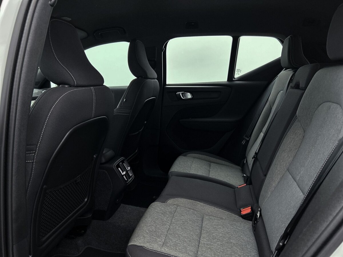 44900366 volvo xc40 2 0 b4 plus dark trekhaak dodehoek camera 75