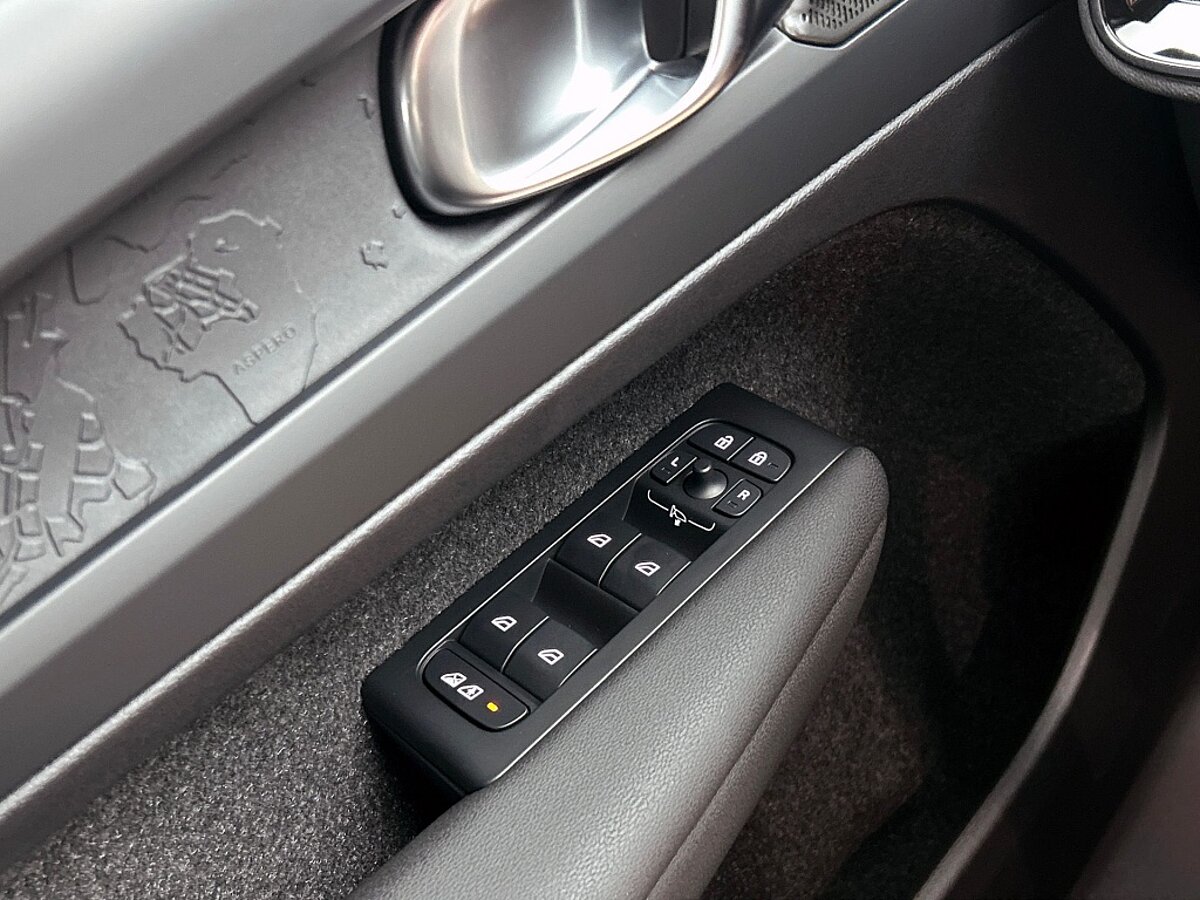 46536155 volvo ex40 extended range plus dark 82kwh 85