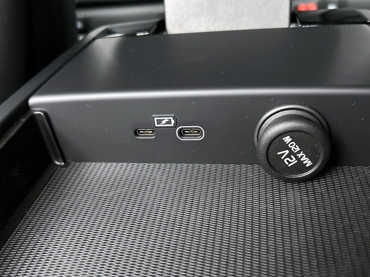 47633975 volvo v60 2 0 t6 plus dark trekhaak sport leder 360 blis pilot 71