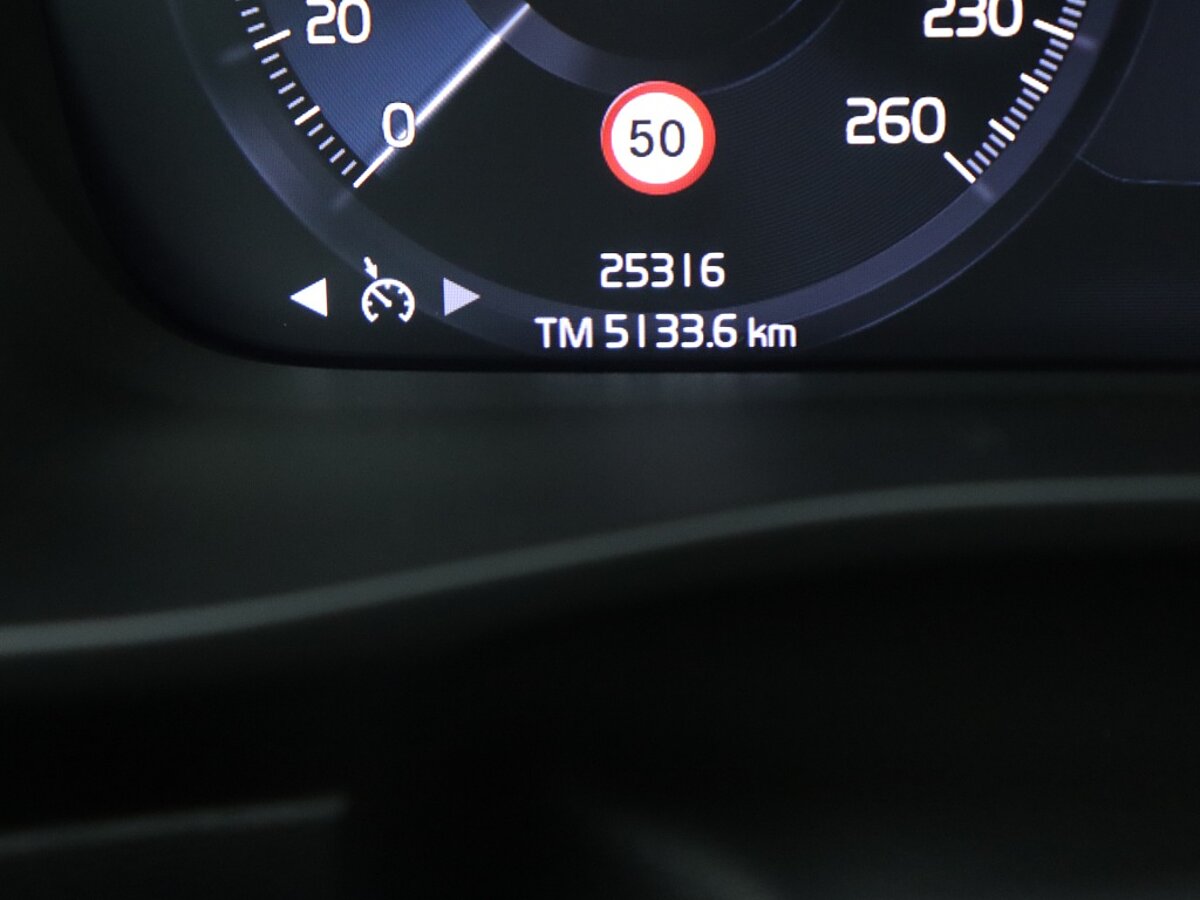 34860842 volvo xc40 1 5 t4 twin engine ultimate dark 20 velgen pano dak 42