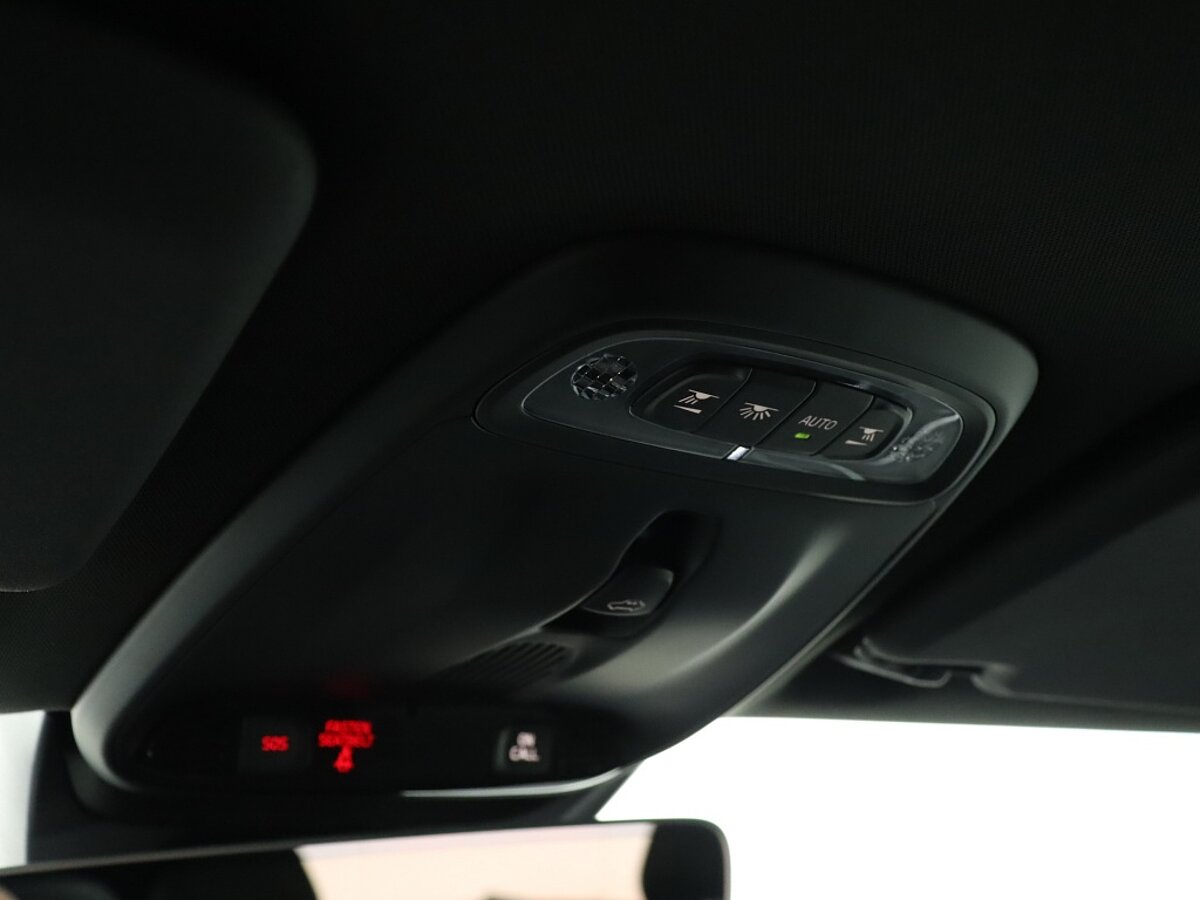 36007830 volvo v40 1 5 t3 polar sport panorama dak navigatie pdc 63