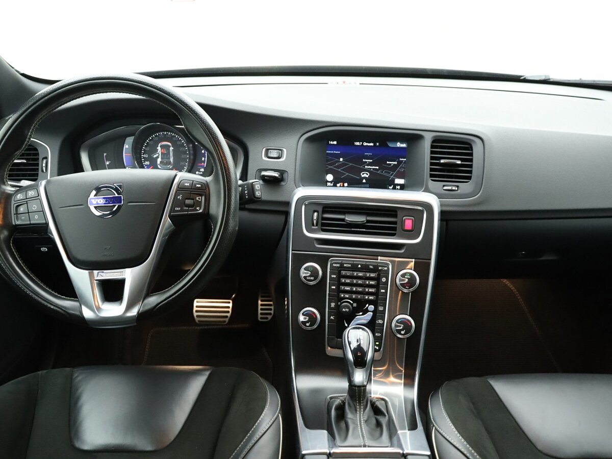 36050213 volvo v60 1 5 t3 r design 6 14