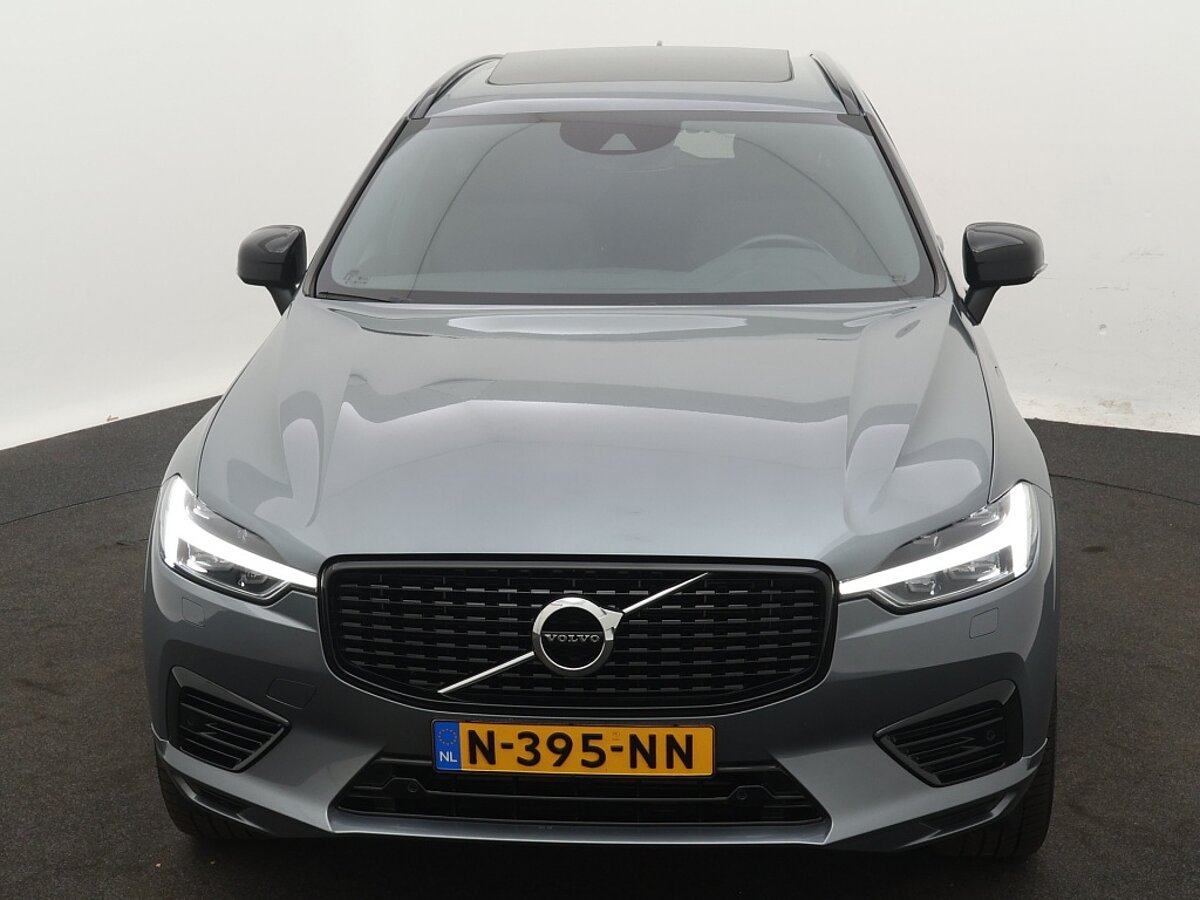 43863335 volvo xc60 2 0 recharge t8 r design 9