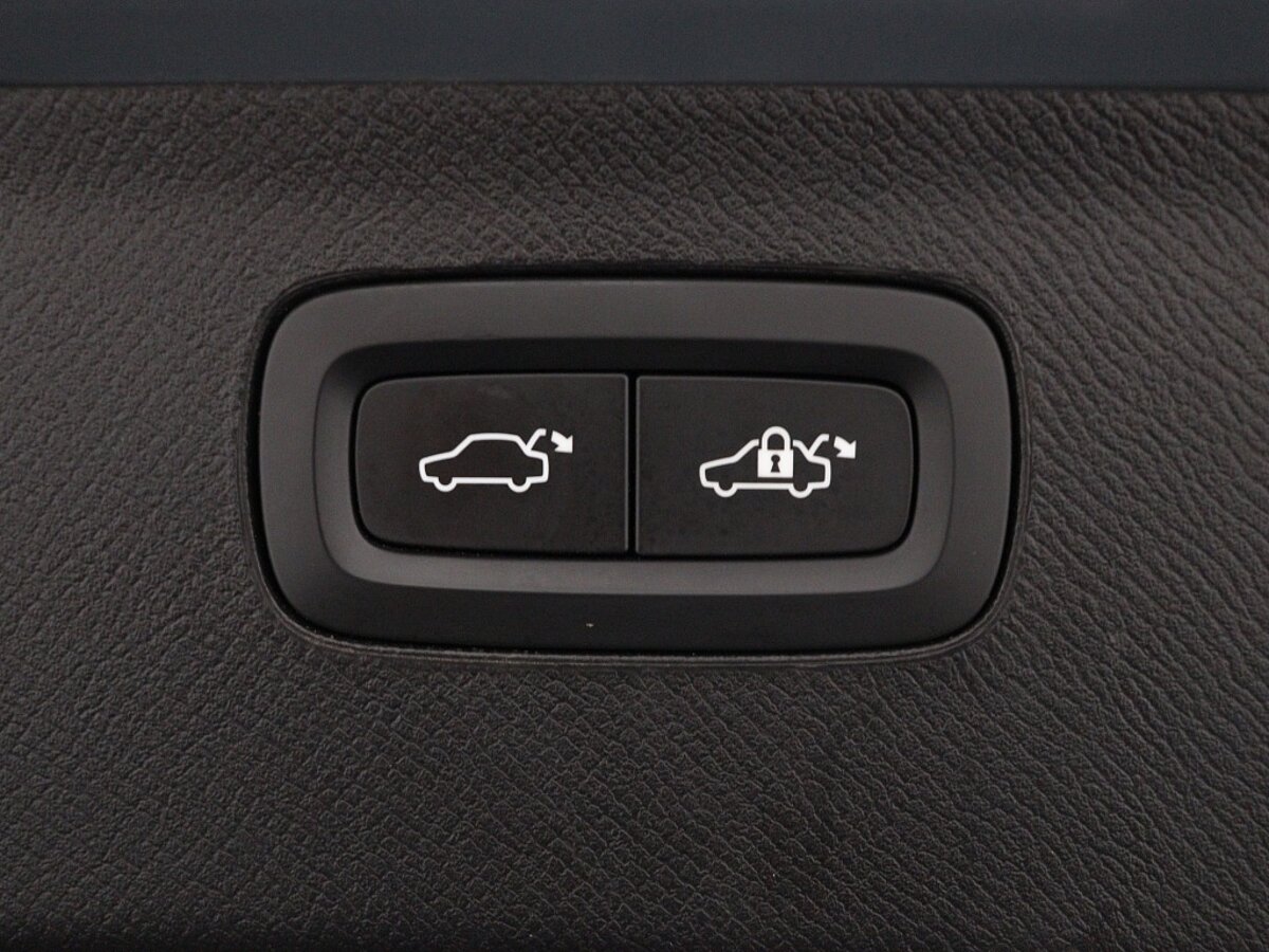 44243030 volvo xc90 2 0 t8 awd plus dark trekhaak luchtvering f12ef8